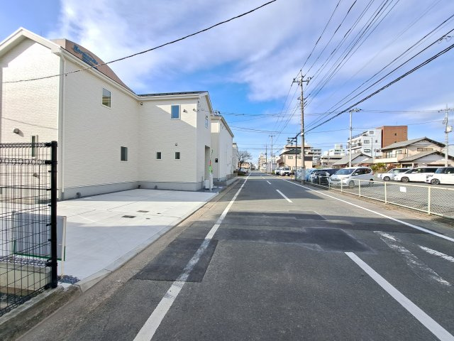 新築　前橋市南町22-1期　LIGNAGE　2号棟の前面道路含む現地写真|現地写真　北側接道幅員約8ｍ