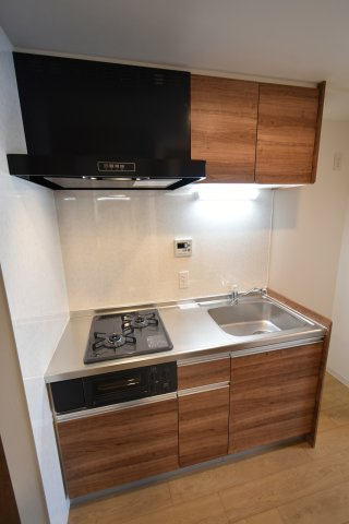 グランレブリー桂川サウススクエアのキッチン|システムキッチン完備。自炊がはかどる調理スペース