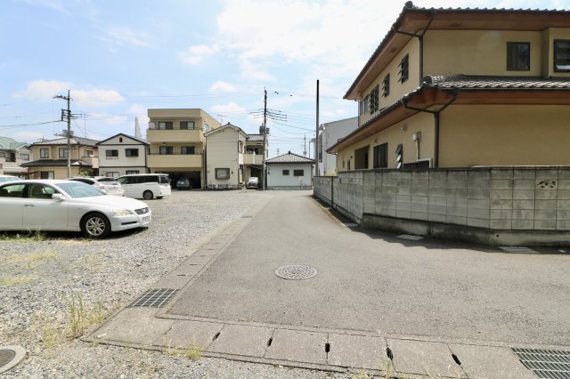 足利市田中町の売地の前面道路含む現地写真