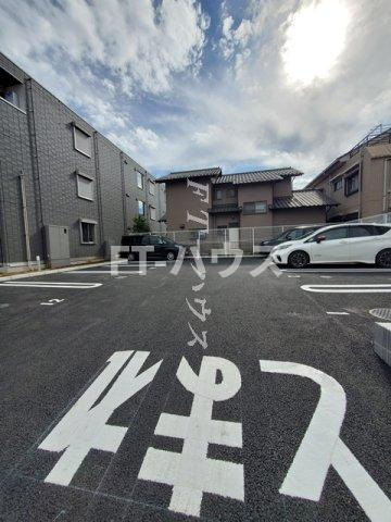 ジェンティーレ・トリヤマⅤの駐車場