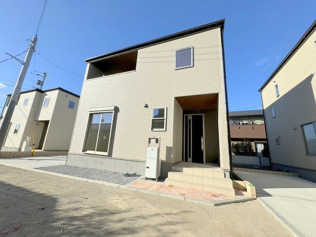 吉川市中曽根1丁目　新築戸建　全3棟　2号棟の外観|吉川市中曽根1丁目・全3棟！！全棟完成済み！！