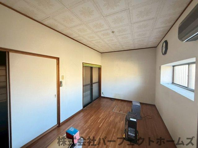 津田東町２丁目中古戸建の居間・リビング|リビングです