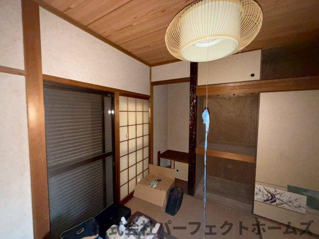 津田東町２丁目中古戸建の和室|柔らかい畳が心地よい和室