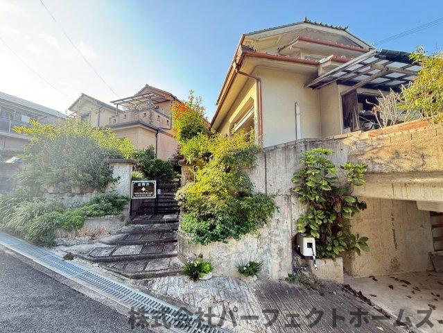 津田東町２丁目中古戸建の前面道路含む現地写真|前面道路含む現地写真です