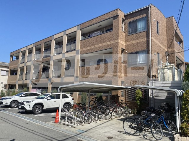 ウイングコート