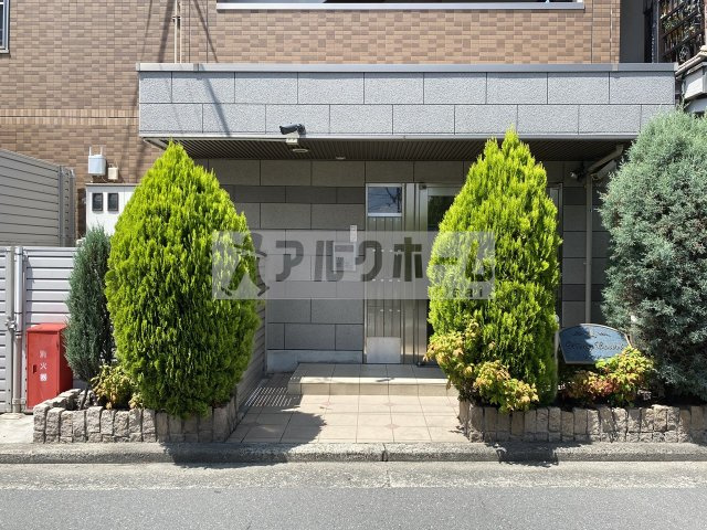 ウイングコートのエントランス
