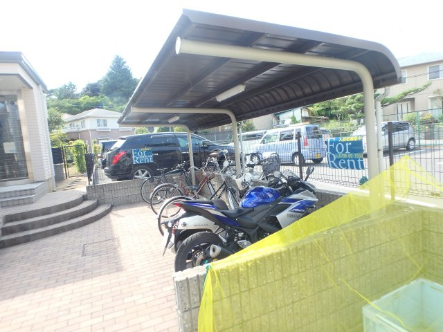 【その他共用部分】 | Ｌａ　ｂｅｌｌｅ　Ｃｏｌｌｉｎｅ　広田 | 自転車置場