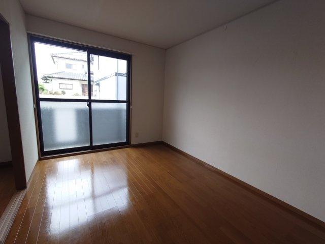 ソレイユ弐番館の居間・リビング