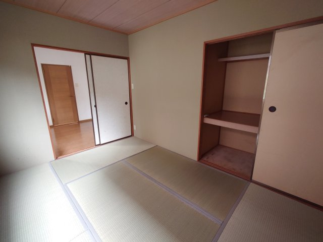 ソレイユ弐番館の和室