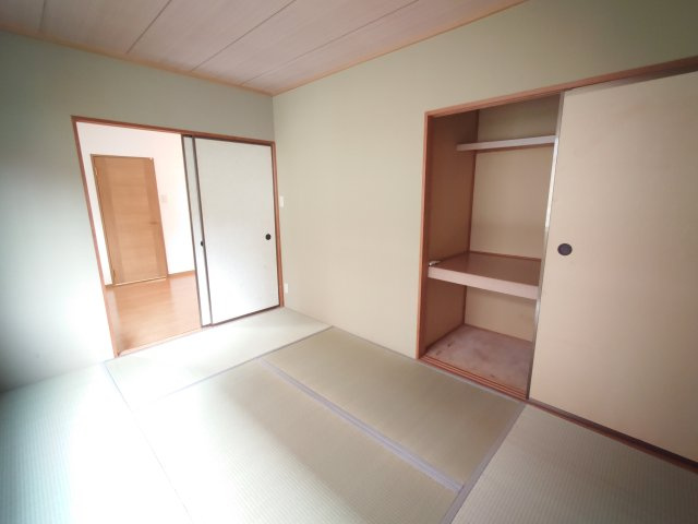 ソレイユ弐番館の和室