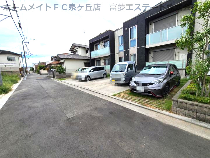 クラヴィーア上野芝の駐車場