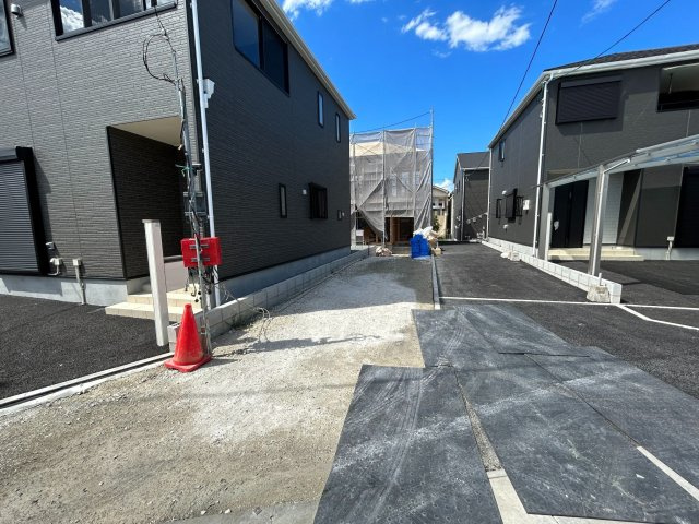 ２沿線利用可能☆収納充実４ＬＤＫ☆駐車２台可能☆クレイドルガーデン木津川市吐師第２の外観|現況 建築中(令和５年８月撮影)