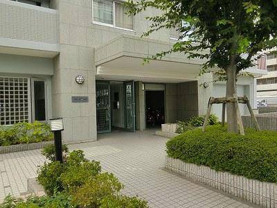 三田パーク・ホームズのエントランス