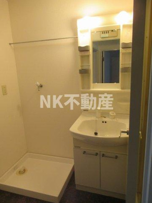 【洗面所】 | グランメゾン（新石切賃貸） | 明るい洗面所です