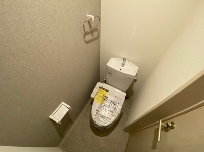 【トイレ】 | emipalace東久宝寺 | 落ち着いた色調のトイレです