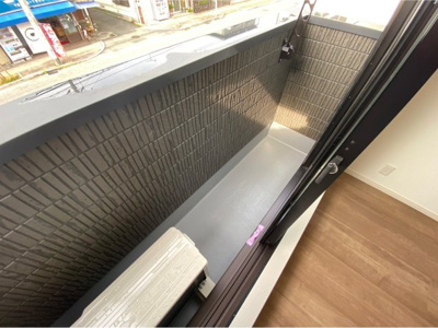 【バルコニー】 | emipalace東久宝寺 | 暖かな日差しのふりそそぐバルコニー