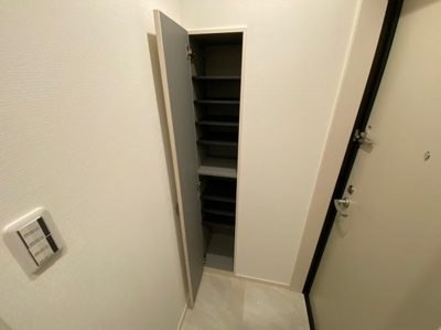 【玄関】 | emipalace東久宝寺 | 明るい玄関です