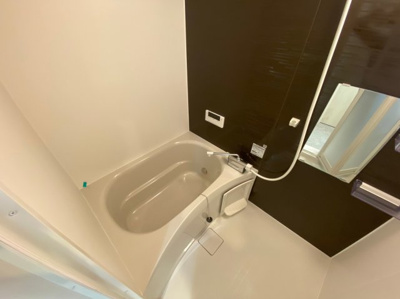 【浴室】 | emipalace東久宝寺 | 落ち着いた空間のお風呂です