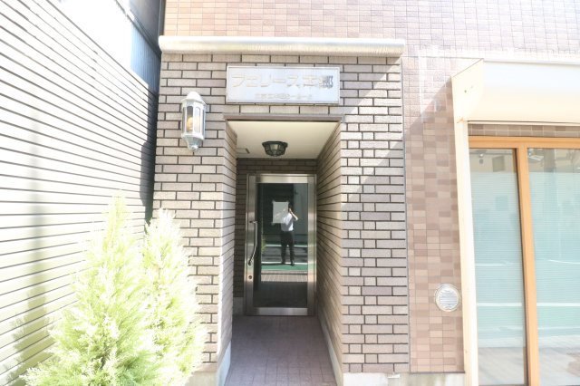 【エントランス】