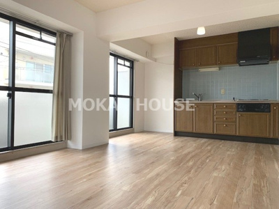 【居間・リビング】 | 珈琲館ビル | ゆったりとしたリビングです