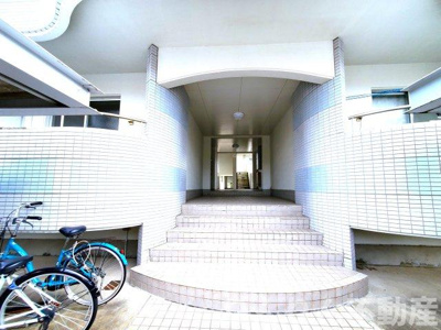 【ロビー】 | ヴェルメゾンツインB | 落ち着いたロビーです