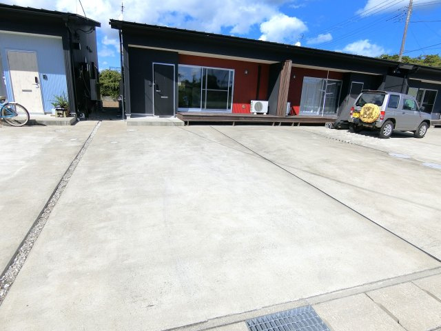 シャノワール12-7の駐車場