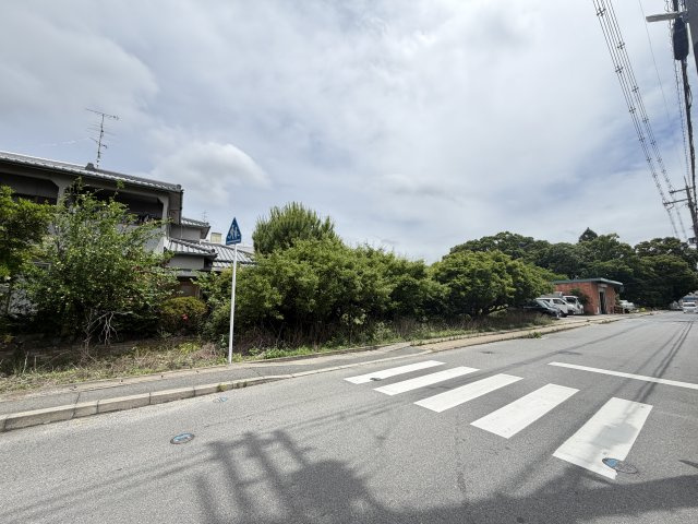 ◆敷地ＢＩＧな６８坪◆陽当たり良好の南向きの間口◆建築条件無し◆宇治市槇島町大町の前面道路含む現地写真|現地(令和８年５月撮影)