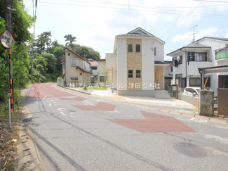 【前面道路含む現地写真】