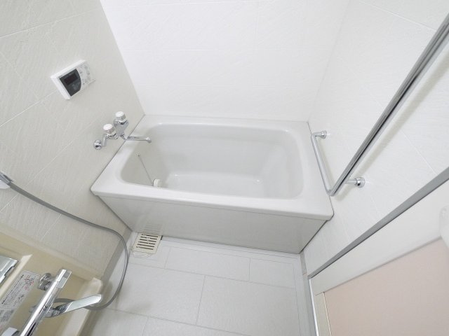 シティホームズ生駒駅前の浴室|コンパクトで使いやすいお風呂です