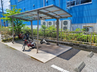【その他共用部分】 | 屋根付き駐輪場です。
