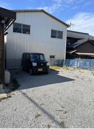 近江八幡市末広町の店舗事務所の駐車場
