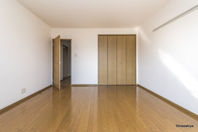 ハイカムール・城の洋室