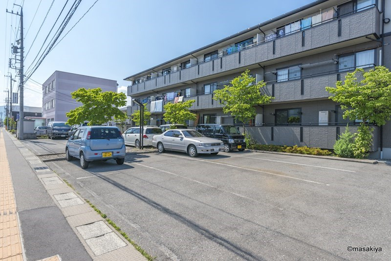 ハイカムール・城の駐車場|駐車場