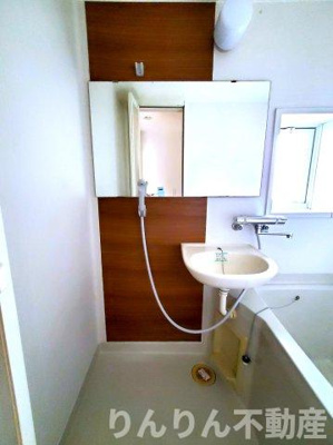 【独立洗面台】 | グリーンカーサ | 独立洗面化粧台が付いています