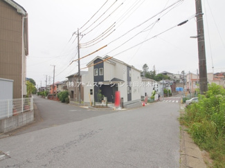 【前面道路含む現地写真】