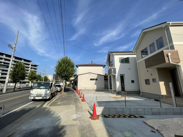 守山区小幡9期 全5棟　＜仲介手数料無料＞小幡小・守山東中　新築一戸建ての外観|撮影
社長の村田です！
自らプレイヤーとして営業しています
長年の経験と実績から皆様により良いマイホーム購入のご提案をいたします。
住宅ローンの不安や購入後の不安等何でもご相談ください。