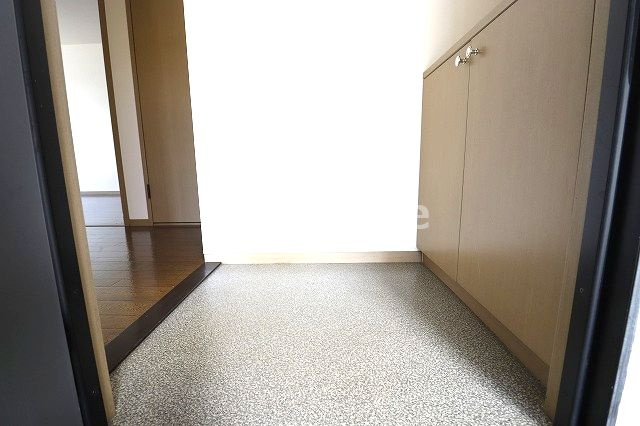 ハイツフルールの玄関|落ち着いた玄関です