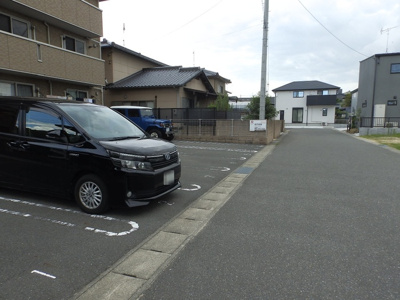 【駐車場】 | サード フォーチューン | 駐車スペースもあります