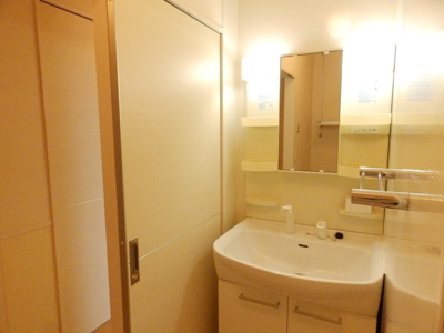 【洗面所】 | サード フォーチューン | 忙しい朝には欠かせない洗面所です