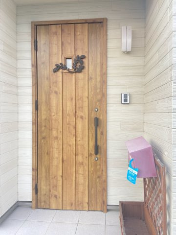 【玄関】 | 植木町平井 | ☆お洒落な玄関扉☆テレビモニター付きインターホン付きです☆