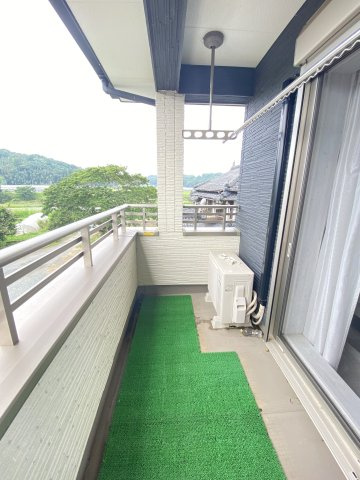 【バルコニー】 | 北区植木町平井 | ☆インナーバルコニー付き☆お布団を干すスペースもありますね☆