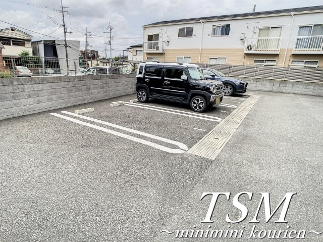 Ｍａｉｓｏｎ　つわぶきの駐車場