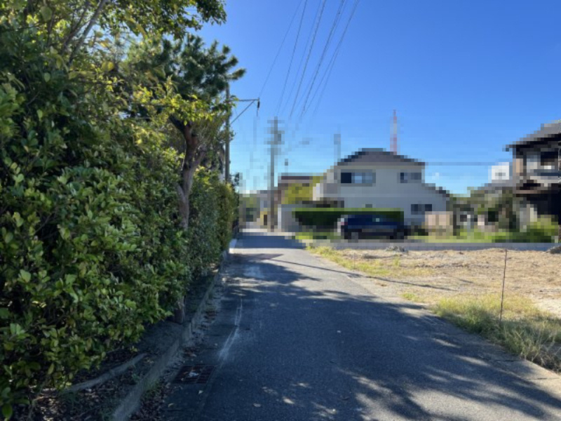 碧南市宮町22-1期　新築分譲　2号棟の前面道路含む現地写真|碧南市宮町22-1期新築戸建前面道路写真です。南側公道約3.81～3.84ｍ