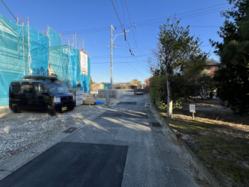 碧南市宮町22-1期　新築分譲　2号棟の前面道路含む現地写真|碧南市宮町22-1期新築戸建前面道路写真です。南側公道約3.81～3.84ｍ