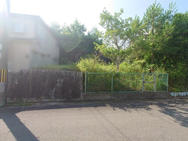 陽当たり良好の南向き■整形地■現況更地■建築条件なし売土地■亀岡市畑野町千ケ畑高橋の外観|現況 更地(令和７年６月撮影)