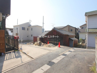 【前面道路含む現地写真】