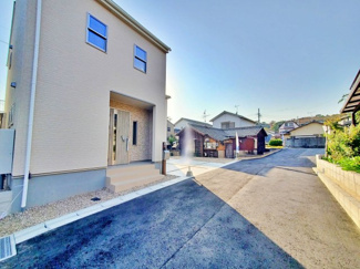 【前面道路含む現地写真】