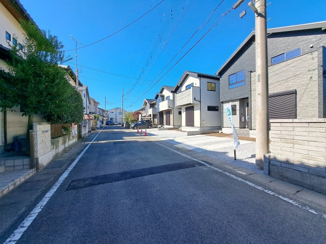新築　高崎市高関町3期　3号棟の前面道路含む現地写真|現地写真　南側接道幅員約6ｍ