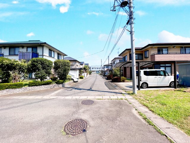 玉村町大字樋越・土地の前面道路含む現地写真