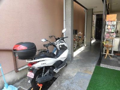 クリスタルコート嵯峨天龍寺の駐車場|駐輪スペース